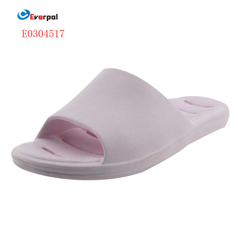 Pantofole da bagno: una considerazione completa della resistenza allo slittamento, dell'igiene e del comfort