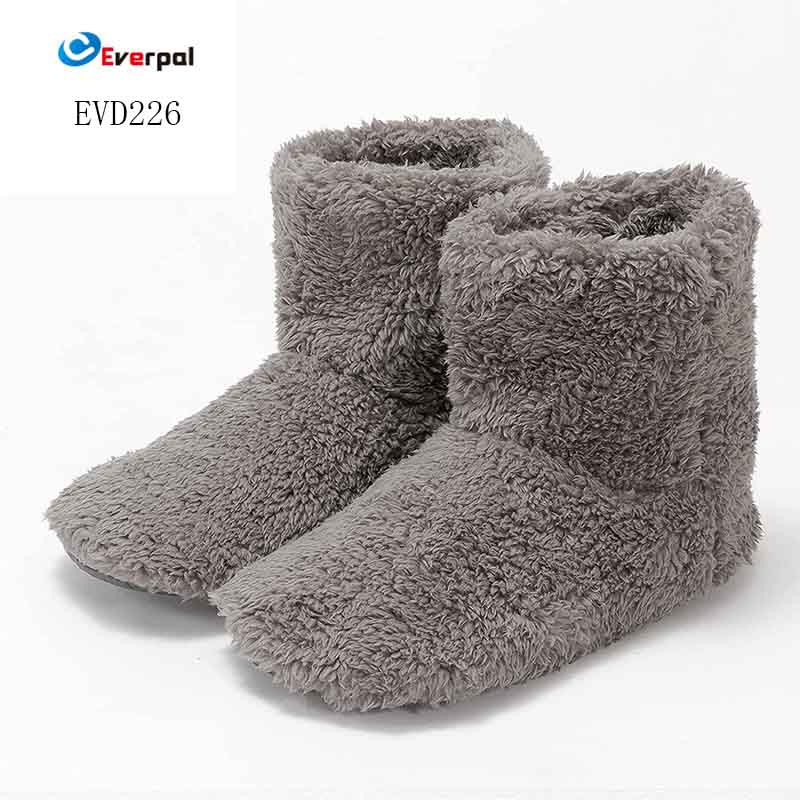 Perché le pantofole da donna per interni stanno diventando la scelta indispensabile per il comfort e lo stile a casa