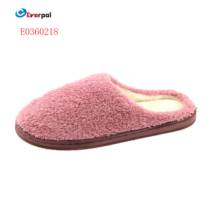 Pantofole sfocate da donna